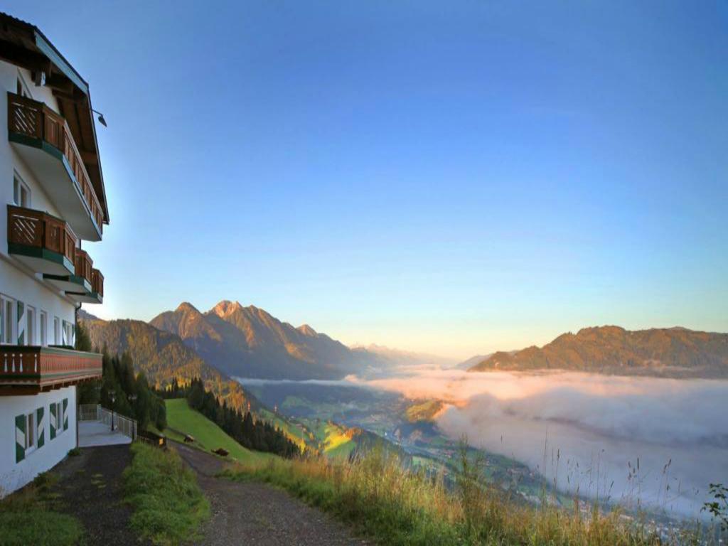 Hotel Hahnbaum Sankt Johann im Pongau Exterior photo