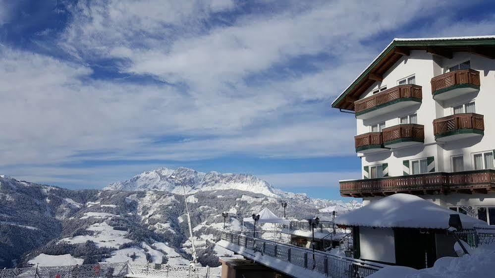 Hotel Hahnbaum Sankt Johann im Pongau Exterior photo