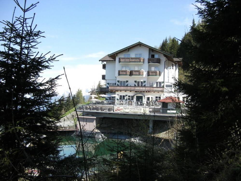 Hotel Hahnbaum Sankt Johann im Pongau Exterior photo