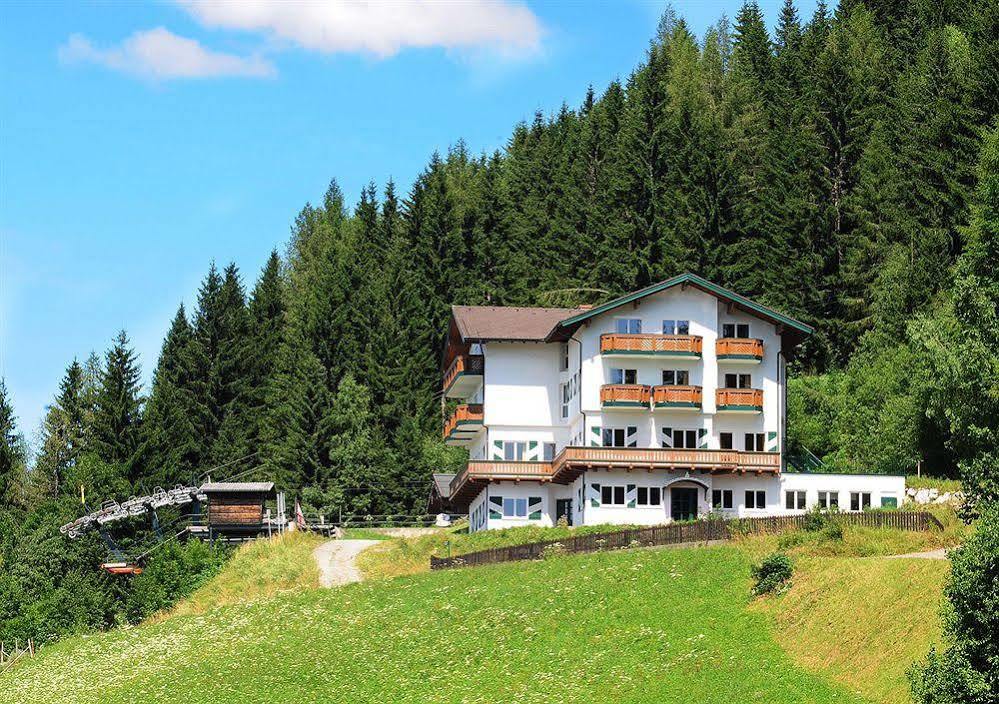 Hotel Hahnbaum Sankt Johann im Pongau Exterior photo